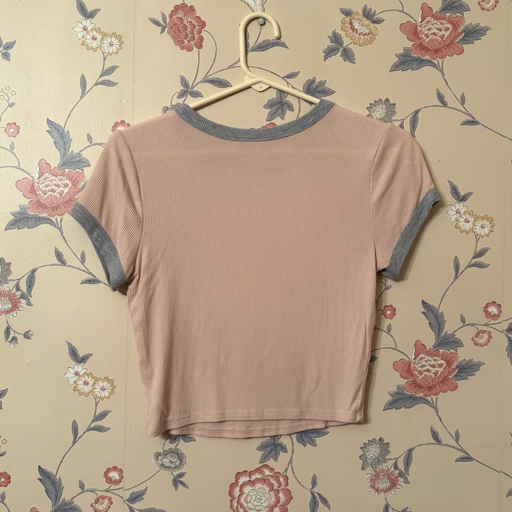 PinkRibbed Crop Top - Picture 2 of 3
